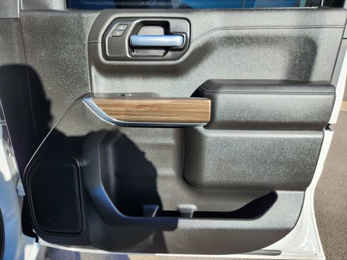 Used 2021 Chevrolet Silverado 1500 LT image 19