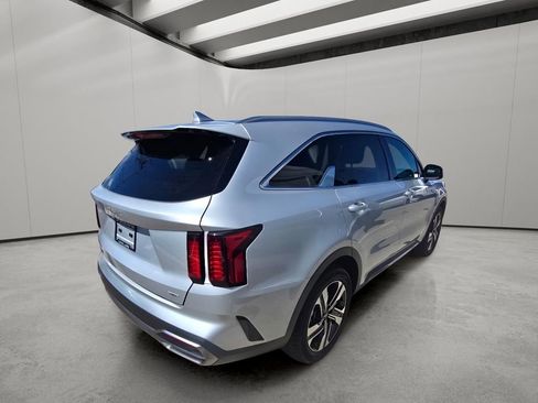 Used 2024 Kia Sorento EX image 7