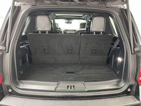 Used 2020 Ford Expedition XLT w/ Equipment Group 202A AWD/4WD image 34