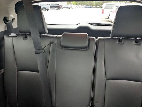 Used 2023 Toyota Highlander XLE FWD image 29