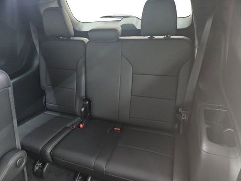 Used 2025 Buick Enclave Preferred image 7