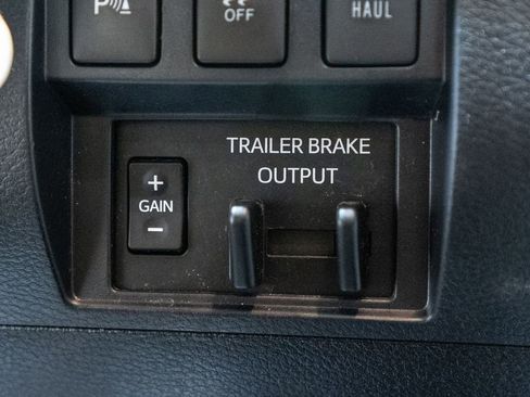 Used 2019 Toyota Tundra Platinum image 34