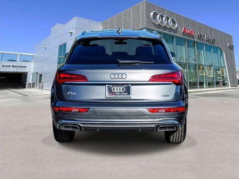 Used 2023 Audi Q5 2.0T Premium w/ Convenience Package image 3