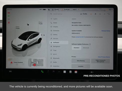 Used 2022 Tesla Model Y Long Range image 24