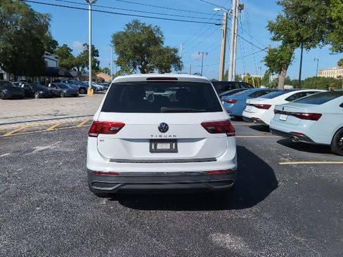 Used 2022 Volkswagen Tiguan SE FWD image 6