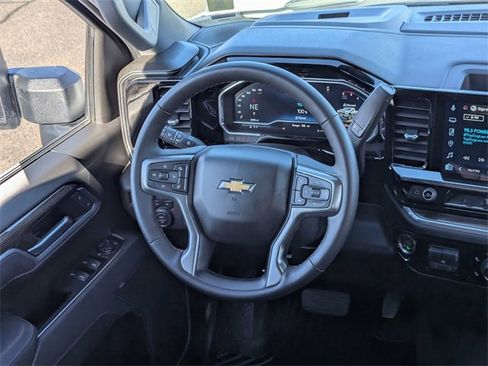Used 2025 Chevrolet Silverado 2500 LT w/ Convenience Package image 15