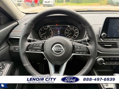 Used 2021 Nissan Altima 2.5 SR FWD image 15