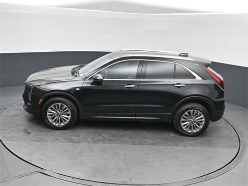 Used 2024 Cadillac XT4 Premium Luxury image 35