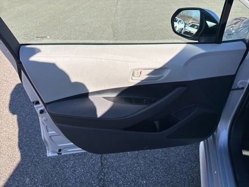 Used 2023 Toyota Corolla LE image 15