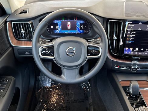 Used 2023 Volvo XC60 B5 Plus w/ Climate Package AWD/4WD image 16