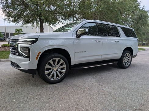 New 2026 Chevrolet Suburban Premier AWD/4WD image 3