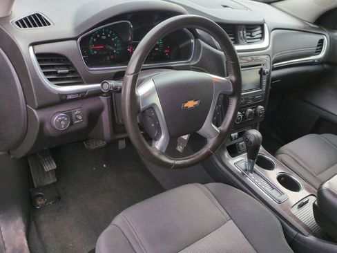 Used 2015 Chevrolet Traverse LT image 11