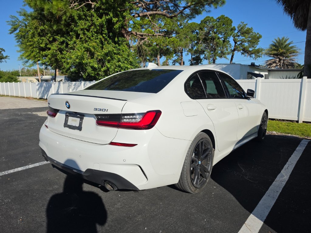 Used 2022 BMW 330i xDrive Sedan w/ M Sport Package AWD/4WD image 17