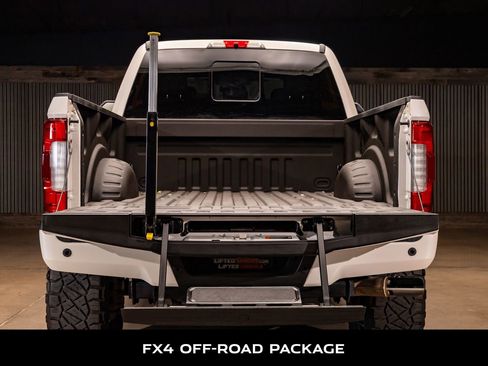 Used 2019 Ford F250 Platinum w/ Platinum Ultimate Package image 8