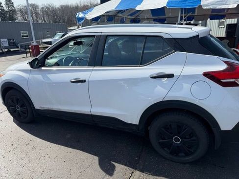 Used 2019 Nissan Kicks S image 1