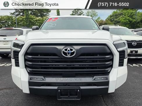 Used 2022 Toyota Tundra SR5 w/ SR5 Convenience Package AWD/4WD image 2
