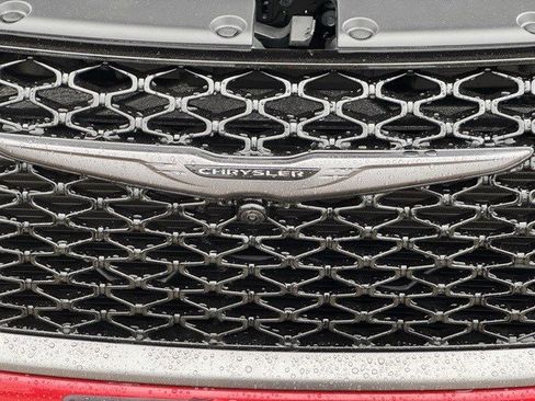 New 2026 Chrysler Pacifica Select image 40