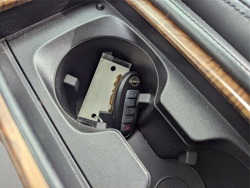 Used 2021 Nissan Armada SL w/ Captain's Chairs Package image 14