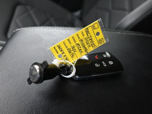Used 2024 Volkswagen Atlas SE FWD image 21