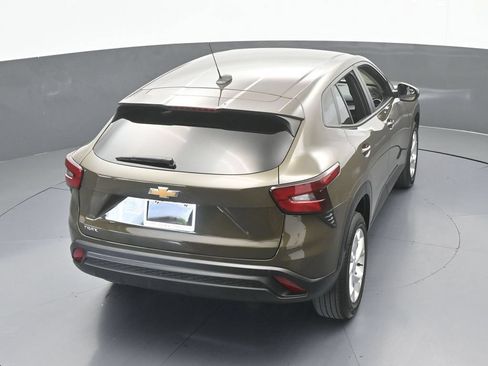 Used 2024 Chevrolet Trax LS w/ LS Convenience Package FWD image 44