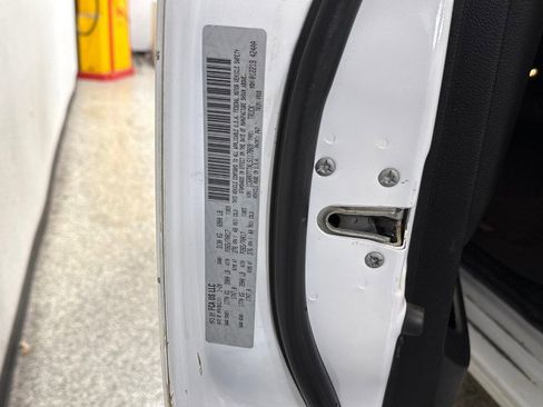 Used 2020 RAM 1500 Classic SLT image 77