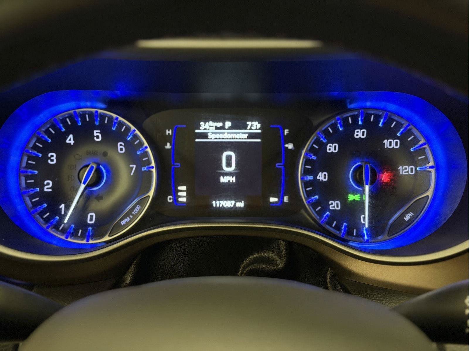 Used 2018 Chrysler Pacifica Touring-L FWD image 14