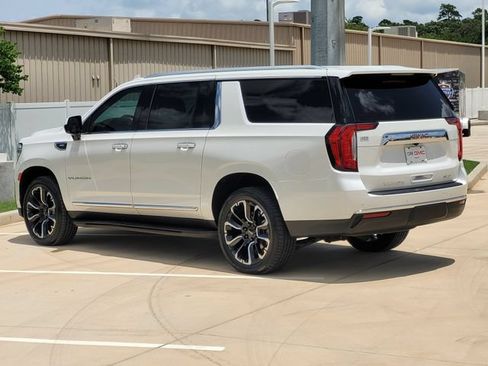 Used 2023 GMC Yukon XL SLT RWD image 7