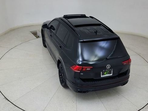 Used 2022 Volkswagen Tiguan SE R-Line image 82