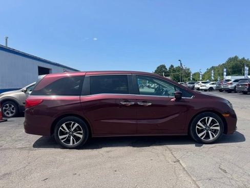 Used 2021 Honda Odyssey Touring image 1