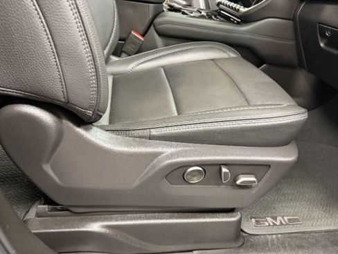 Used 2025 GMC Yukon Denali AWD/4WD image 35