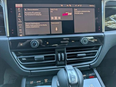 New 2025 Porsche Macan image 17