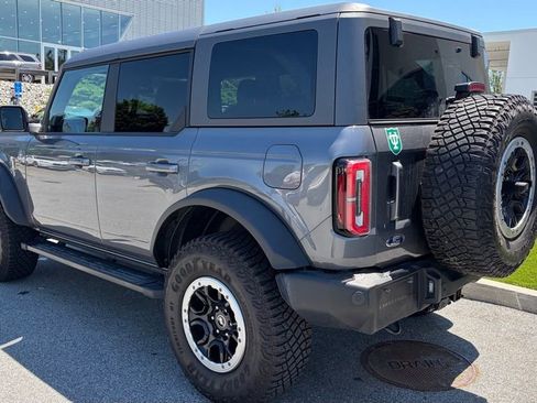 Used 2022 Ford Bronco Outer Banks w/ Sasquatch Package AWD/4WD image 2