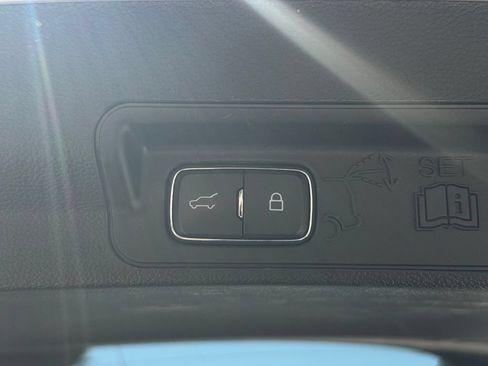 Used 2024 Ford Explorer XLT w/ Equipment Group 202A AWD/4WD image 11