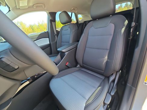 New 2025 Chevrolet Trax LT w/ Driver Confidence Package image 56