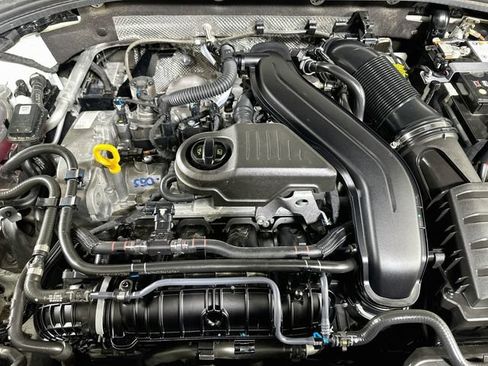 Used 2025 Volkswagen Jetta SE w/ Sunroof Package FWD image 29