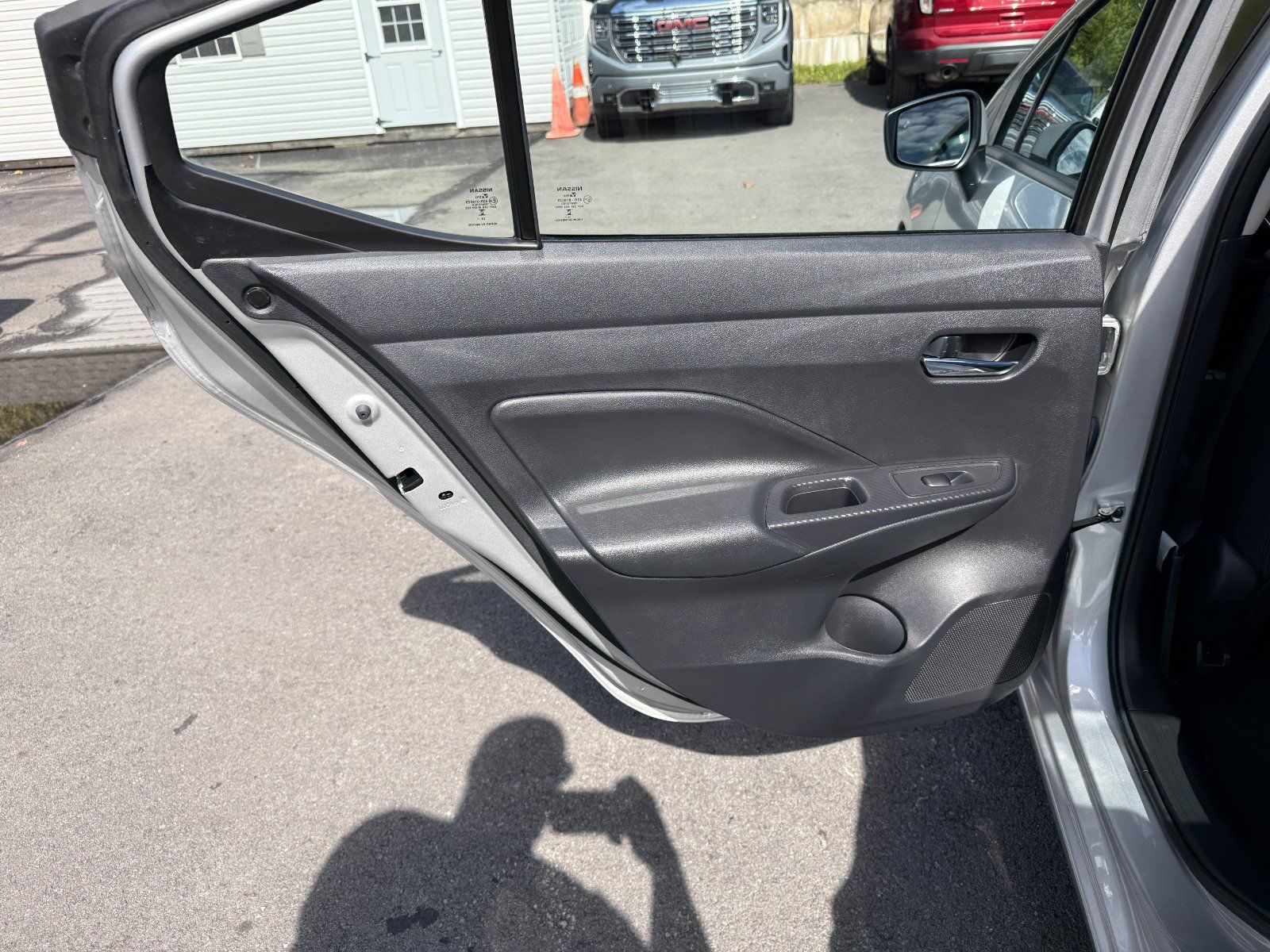 Used 2025 Nissan Versa SV FWD image 17