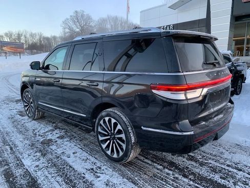 Used 2024 Lincoln Navigator Reserve image 2