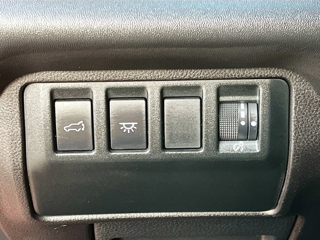 Used 2023 Subaru Ascent Limited w/ Technology Package AWD/4WD image 10