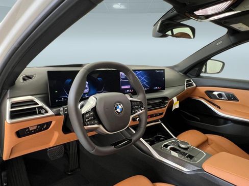 Used 2025 BMW 330i xDrive Sedan w/ Premium Package AWD/4WD image 4