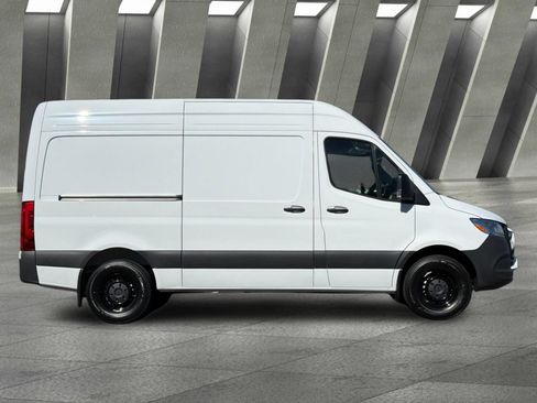 Used 2026 Mercedes-Benz Sprinter 2500 image 3