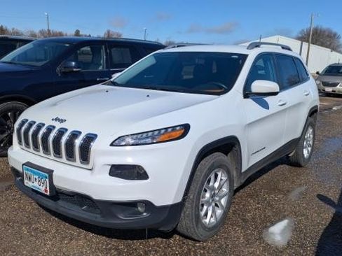 Used 2016 Jeep Cherokee Latitude w/ Cold Weather Group image 1
