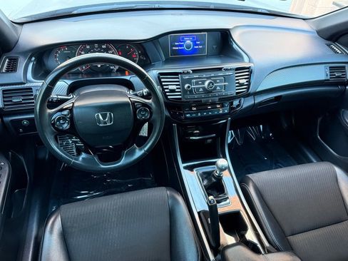 Used 2017 Honda Accord Sport image 22