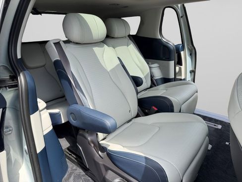 Certified 2026 Kia Carnival SX Prestige FWD image 18