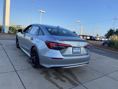 Used 2025 Honda Civic Sport image 4