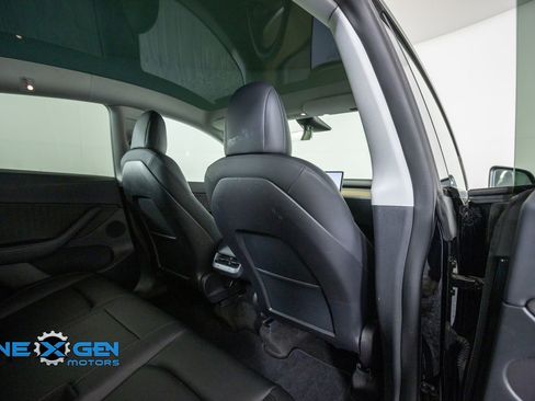 Used 2022 Tesla Model Y Long Range AWD/4WD image 33