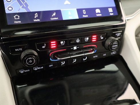 Used 2023 Jeep Grand Cherokee L Overland w/ Trailer Tow Group (B) image 8