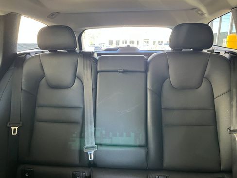 Used 2025 Volvo V60 B5 Cross Country Plus image 38