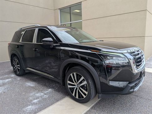 Used 2023 Nissan Pathfinder Platinum w/ Cargo Package image 8