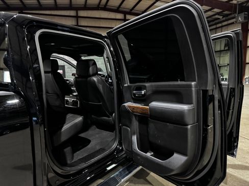 Used 2020 Chevrolet Silverado 2500 High Country w/ Technology Package image 19