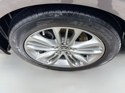 Used 2015 Toyota Camry SE image 28